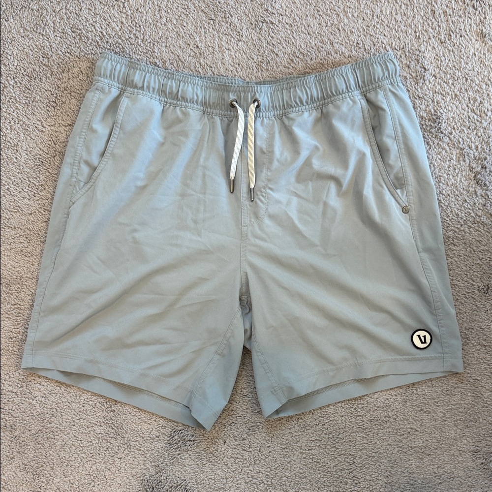 Men's Vuori Light Blue/Grey Shorts 7”